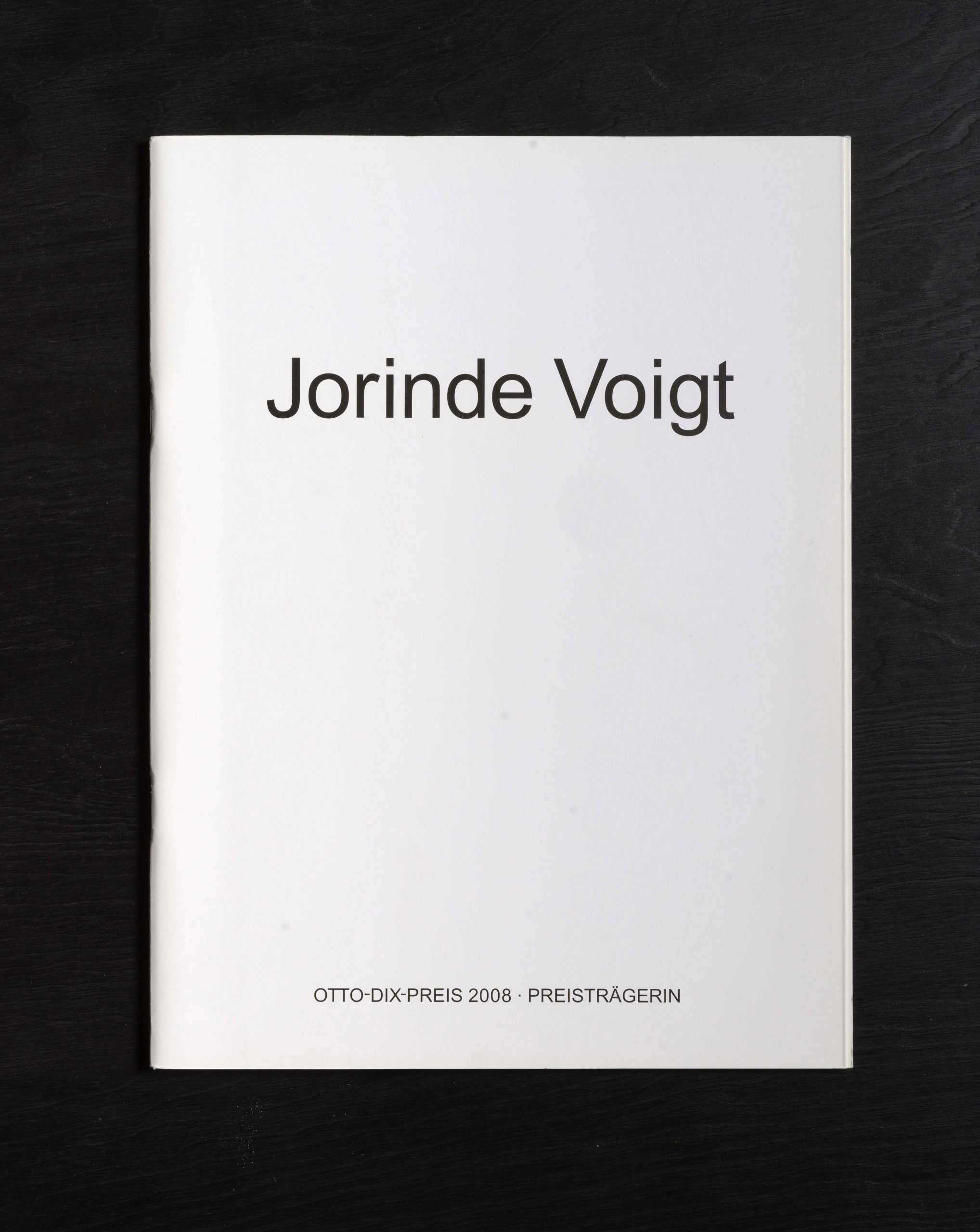 Jorinde Voigt. Otto-Dix-Preis 2008. Preisträgerin; Catalog on the occasion of the same entitled exhibition and awarding as the Price winner at Kunstsammlung Gera. Editor: Dr. Holger Peter Saupe, Text: Andreas Schalhorn. Language: Englisch, German, total pages: 23, contribution: all pages. Publishing: Kunstsammlung Gera. ISBN: 978-3-910051-56-0, Price: €15,00.
