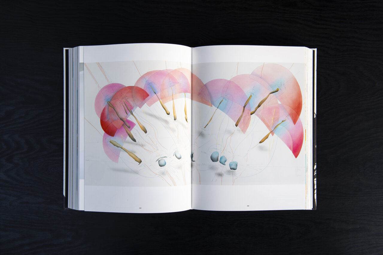 Jorinde Voigt – Shift, Catalog on the occasion of the exhibition Jorinde Voigt. A New Kind of Joy at Kunsthalle Nürnberg, Editor: Jorinde Voigt, Language: English, German, total pages: 544, Publishing: Verlag der Buchhandlung Walther König, ISBN 978-3-96098-146-6, Price: €60,00. inside 1